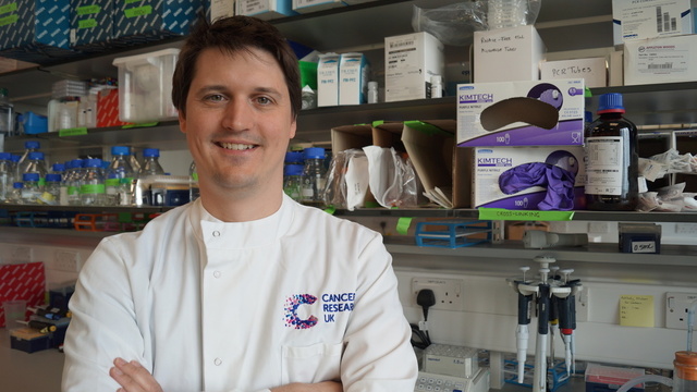 Andrew Holding in the Cancer Reserch UK Cambridge Institute